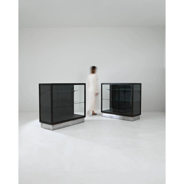 20th Century French Wooden Vitrines, a Pair For Sale In Greensboro - Image 6 of 12