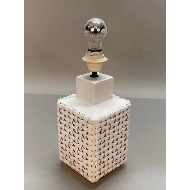 Mid-Century Italian Glazed White Ceramic Table Lamp by Tommaso Barbi, 1970s For Sale - Image 4 of 16