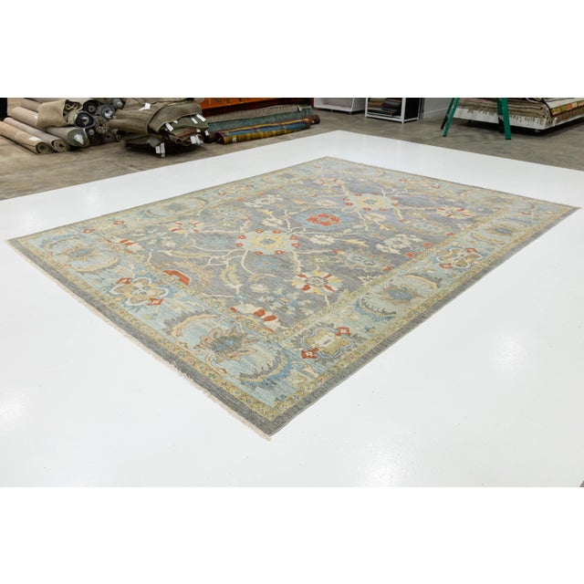 Modern Sultanabad Wool Area Rug – Floral Medallion Design – Muted Grey For Sale - Image 4 of 11