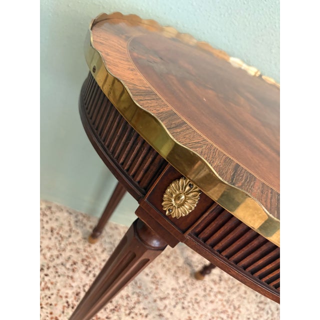 English Baker Furniture Stately Homes Collection Oval Mahogany Side Table — Blenheim Palace, Sir Humphrey Wakefield For Sale - Image 3 of 6