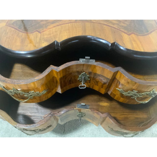 Baroque Chest of Drawers in Walnut, 1750s For Sale - Image 9 of 18