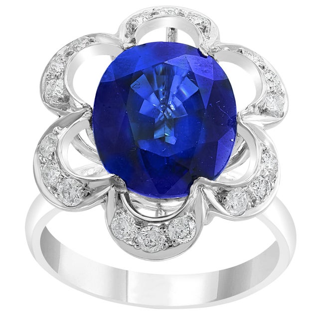 4.5 Carat Diffused Blue Sapphire and Diamond 18 Karat White Gold Cocktail Ring For Sale - Image 15 of 18
