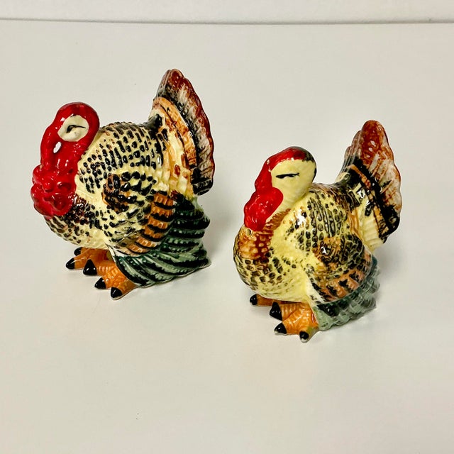 These are a pair of ceramic Turkey Salt and Pepper Shakers from the 1940s. They are in very good condition and we have...