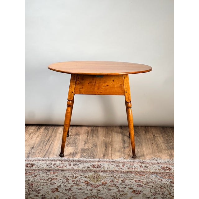 This wonderful American Queen Anne tavern table dates to the late 18th century and represents the practical, honest...