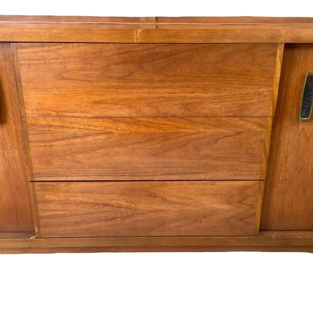 1960s Vintage Mid-Century Modern Walnut Hutch Cabinet With Open Display Shelving For Sale - Image 5 of 18
