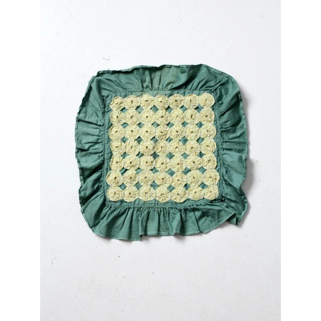 Vintage Yo-Yo Quilt Pillow Cover For Sale - Image 10 of 10