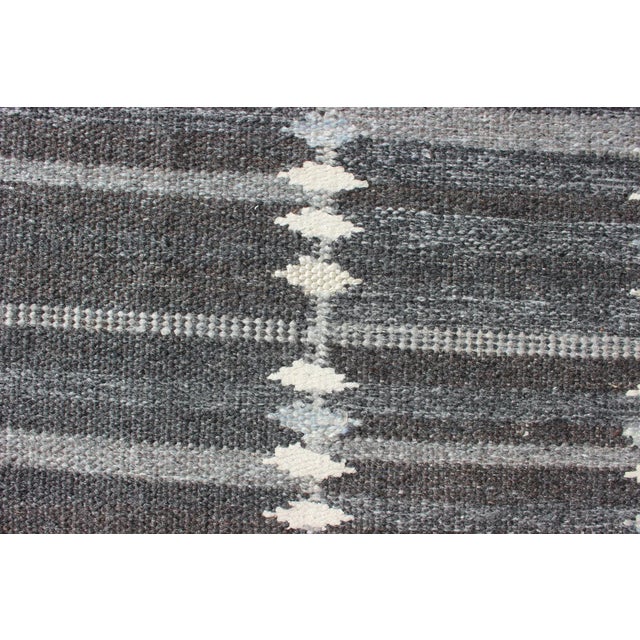 Modern Scandinavian Flat-Weave Rug With Geometric Design in Gray Tones For Sale - Image 10 of 13