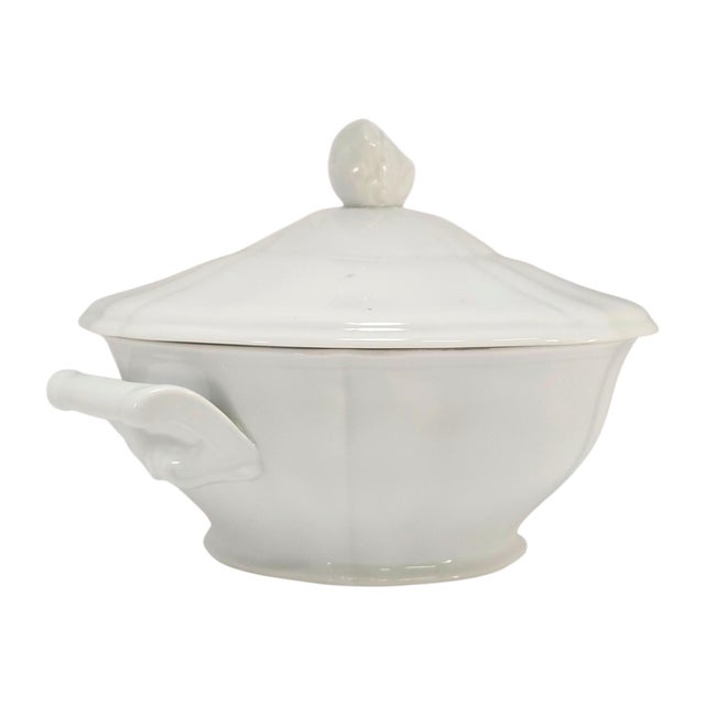 Ceramic Mid-Century Limoges France White Porcelain Scalloped Covered Tureen For Sale - Image 7 of 18