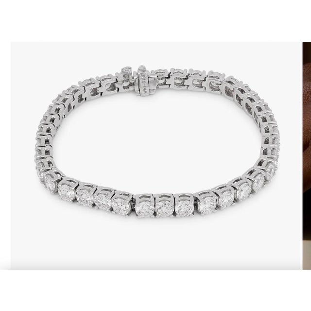 2020s 39 Round Diamond 25 Pointer Each , 10 Carat Tennis Bracelet in 18 K White Gold For Sale - Image 5 of 8