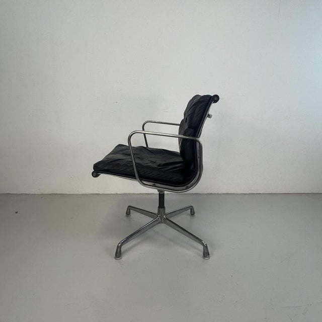 1960s Black Leather Soft Pad Group Chair by Charles and Ray Eames for Herman Miller, 1960s For Sale - Image 5 of 8
