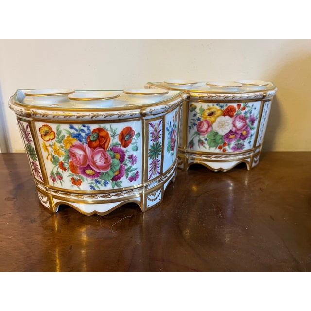 Antique 18th Century Paris Porcelain Bough or Bulb Flower Pots by the Queen's Factory, Rue Thiroux - A Pair For Sale - Image 18 of 18