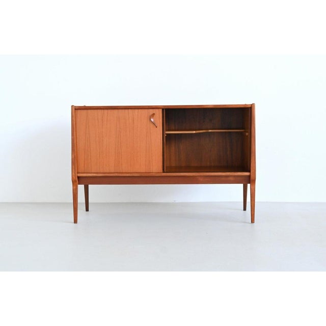 Small Sideboard in Walnut from Bosteels Meubelen, Belgium, 1960 For Sale - Image 16 of 18