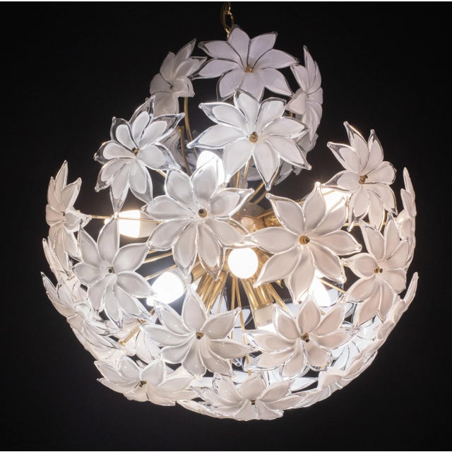 White Murano Sputnik White Flowers Chandelier, 1980s For Sale - Image 8 of 10