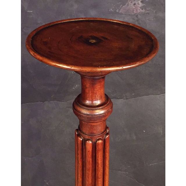 Mid 19th Century Torchère Pedestal Stand of Turned Mahogany From England (H 57) For Sale - Image 5 of 11