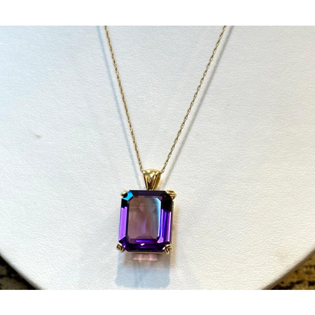 14 Ct Emerald Cut Amethyst Pendant/Neck 18Kt Gold + 14 Kt Yellow Gold Chain For Sale - Image 10 of 18
