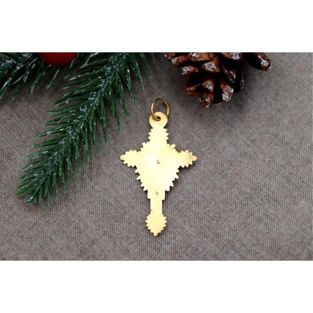 Crucifix Pendant in 19.2k Gold For Sale - Image 5 of 6