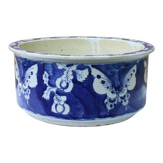 Chinese Vintage Finish Blue White Butterflies Porcelain Round Pot Planter For Sale