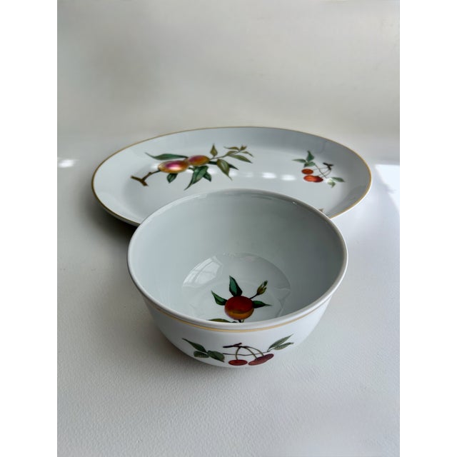 Mid 20th Century Royal Worcester Evesham Gold Platter & Bowl For Sale - Image 10 of 18