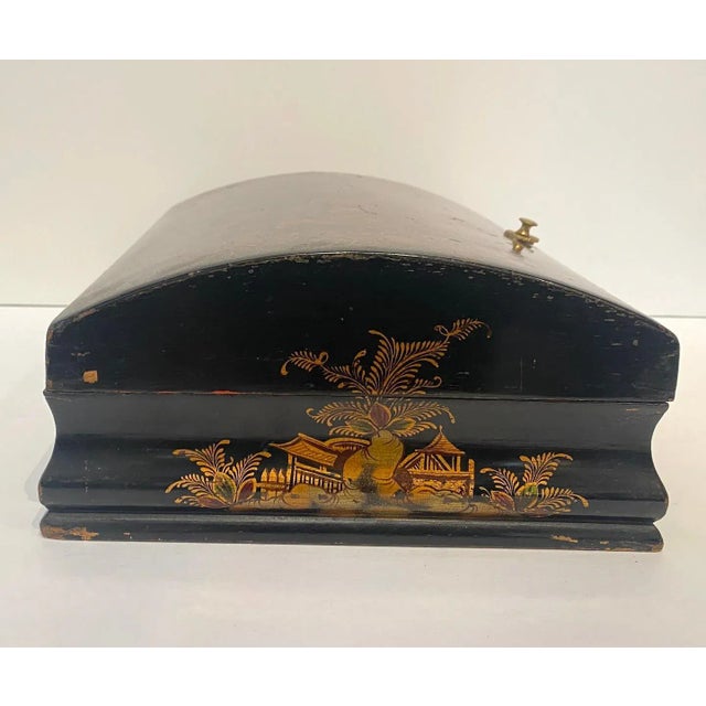 French Lacquered Chinoiserie Wig Box For Sale - Image 3 of 6