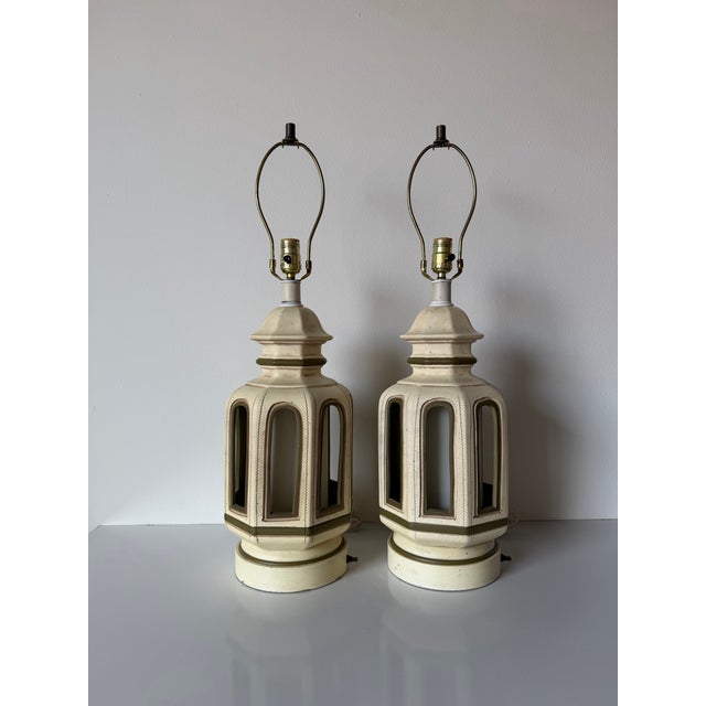1970s 1970s Hollywood Regency Palm Beach Pagoda Style Ceramic Table Lamps – A Pair For Sale - Image 5 of 10
