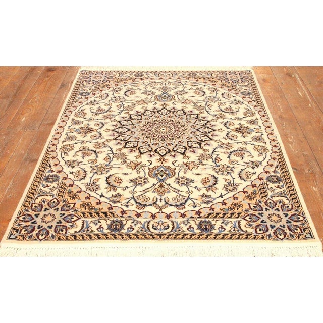 Brown Middle Eastern Rug in Wool For Sale - Image 8 of 10