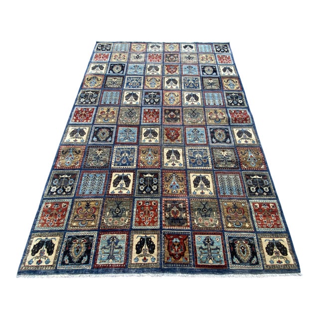 Handmade Bakhtiyari Oriental Rug With Persian Qashqai Motifs – 5.10×8.7ft For Sale