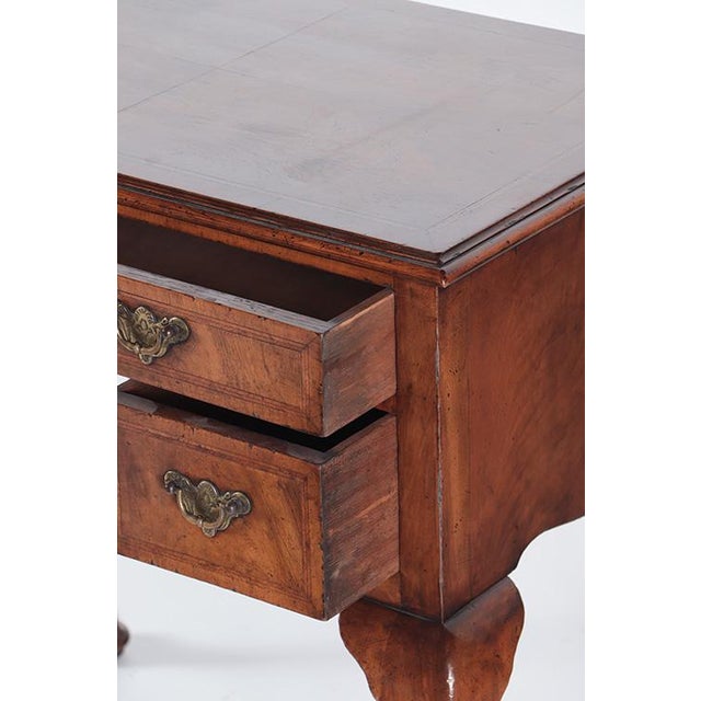 19th Century English George I Burl Walnut Dressing Table For Sale In New York - Image 6 of 10