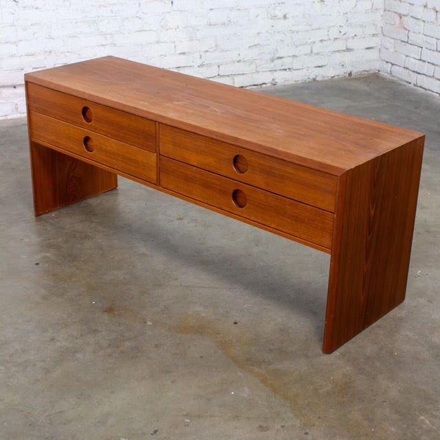 Mid to Late 20th Century Scandinavian Modern Teak Low Chest Style of Kai Kristiansen For Sale - Image 6 of 18