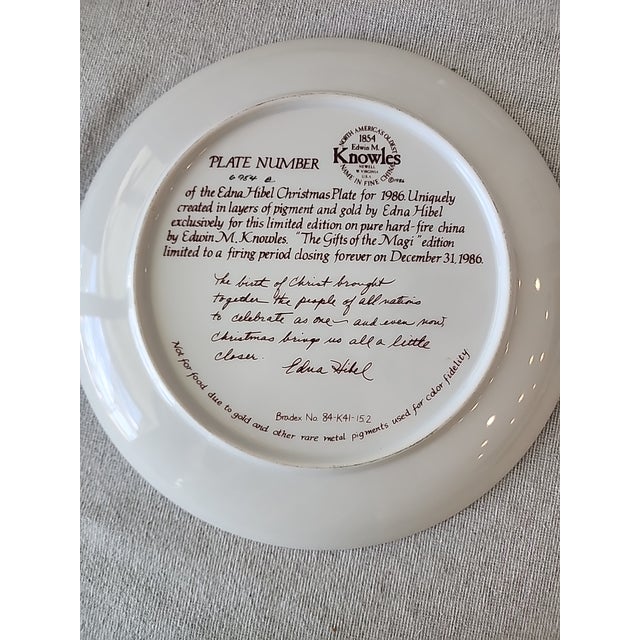 Gold Edna Hibel Christmas Plates, Limited Editions 1985, 1986 and 1987 For Sale - Image 8 of 8