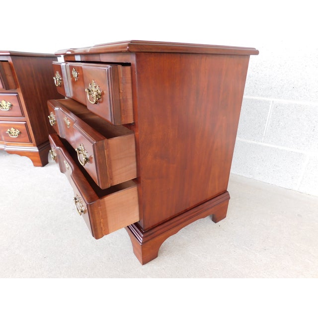 Superior Furniture Co. Goddard Block Front Style Nightstands - A Pair For Sale In Philadelphia - Image 6 of 18