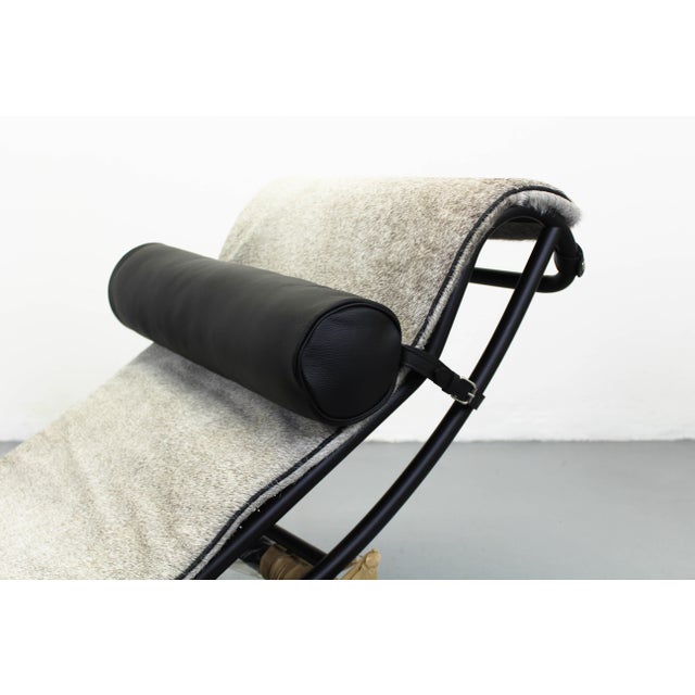 LC4 Chaise Lounge in Leather by Le Corbusier and Charlotte Perriand for Cassina For Sale - Image 11 of 14