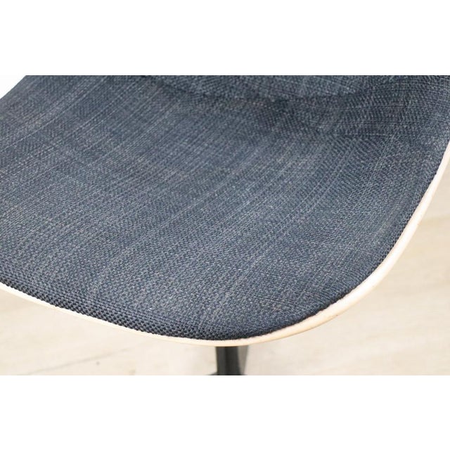 Adjustable Swivel Chair in Fiberglass by Charles and Ray Eames for Herman Miller, 1960s For Sale - Image 9 of 18