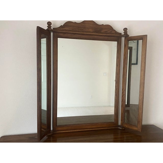 Pennsylvania House Oak Dresser With Triptych Mirror American Traditional With Colonial Charm Excellent Condition For Sale - Image 16 of 18