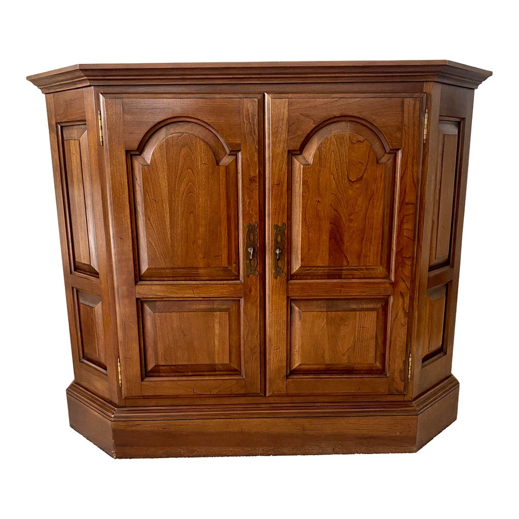 Ethan Allen Rare Mid 20th Century Georgian Court Sheffield Finish