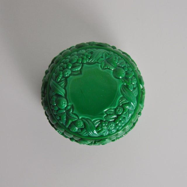 1960s Emerald Green Malachite Glass Trinket Box, 1950s-1960s For Sale - Image 5 of 9