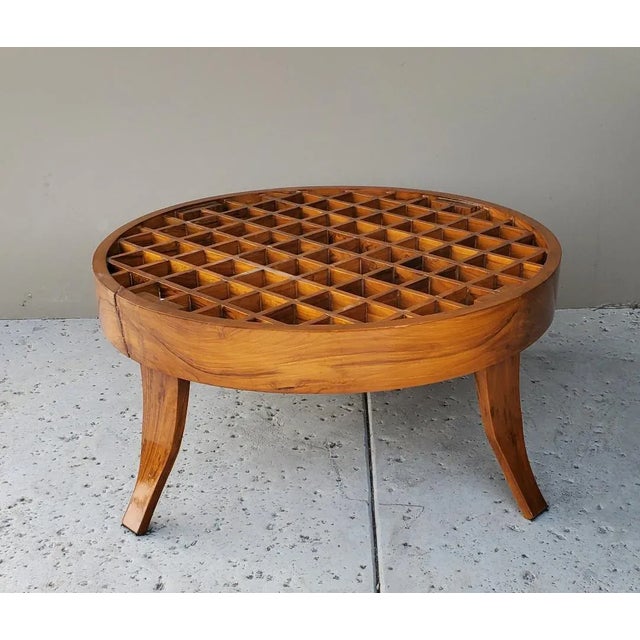 Brown 1990s Vintage Gio Ponti Style Lattice Pattern With Paddle Legs Coffee Table For Sale - Image 8 of 12