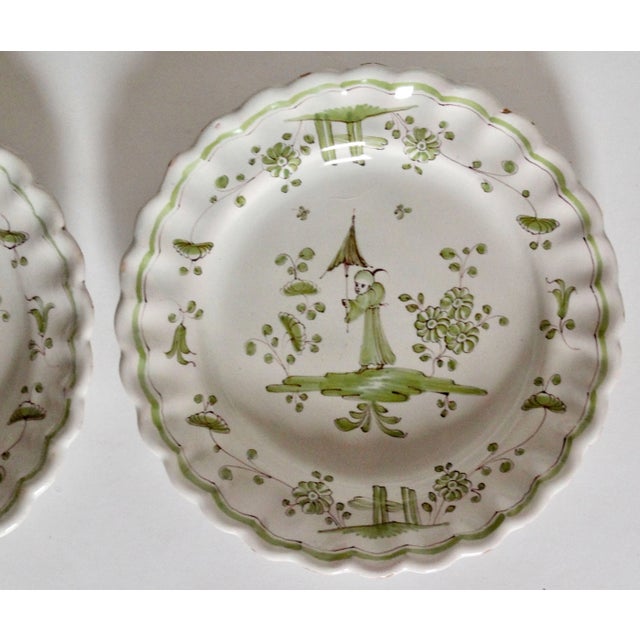 Early 19th Century 19th-Century French Moustiers Chinoiserie Figural Plates, a Pair For Sale - Image 5 of 11