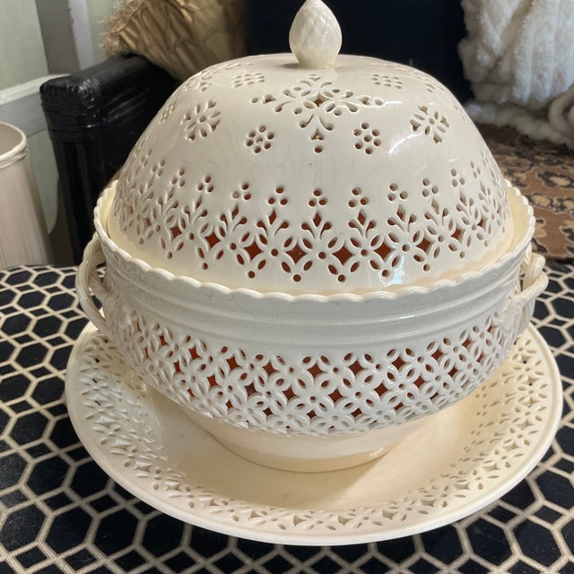 Early 20th Century English Creamware Pierced Covered Bowl With Matching Underplate For Sale - Image 9 of 9