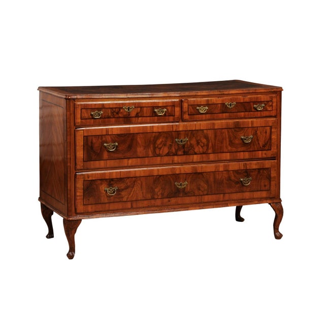 18th Century 18th Century Venetian Walnut and Mahogany Commode with Bookmatched Veneer For Sale - Image 5 of 12