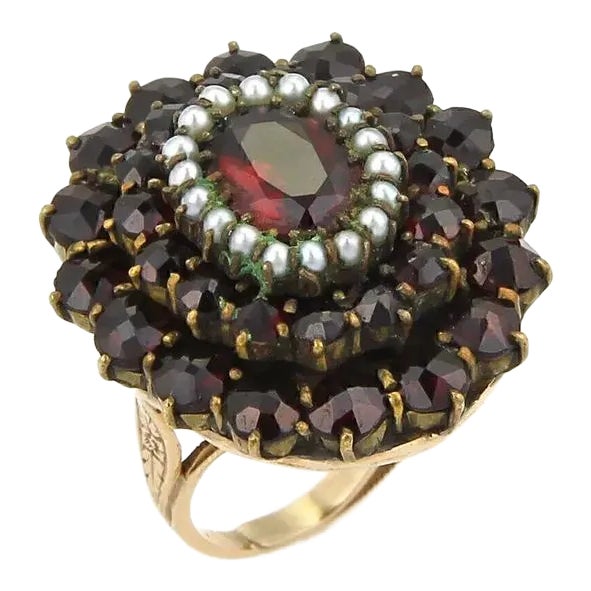 Late 20th Century 17302 - Garnet & Seed Pearls 14k Yellow Gold Cluster Ring, Size 4 For Sale