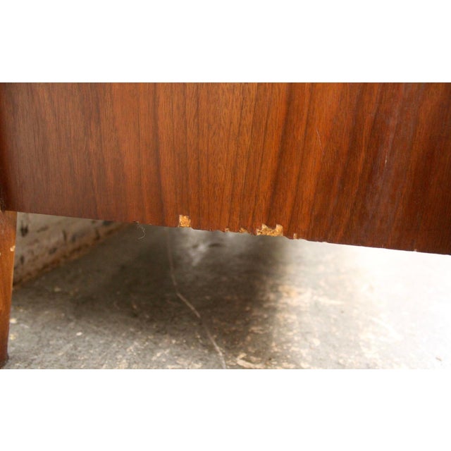Mid 20th Century Walnut Hiboy Dresser by Harmony House For Sale - Image 13 of 16