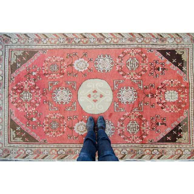 1930s Vintage Khotan Tribal Distressed Handwoven Salmon Wool Hand-Knotted Rug - 4'5" X 7'7" For Sale In Los Angeles - Image 6 of 8
