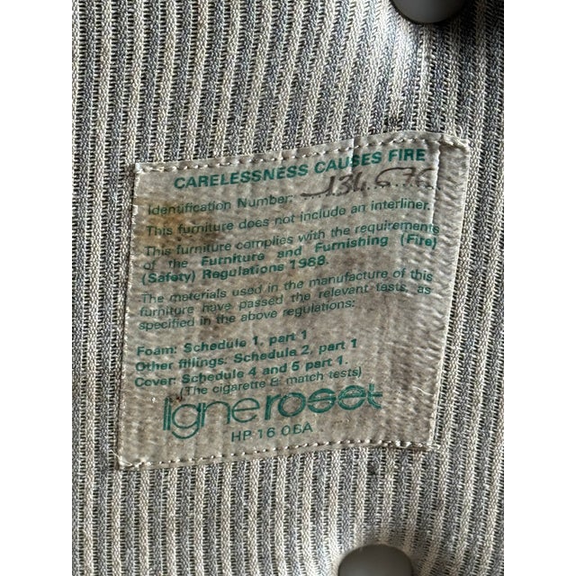 Mid-Century Modern Togo Lounge Chair in Black Leather by Michel Ducaroy for Ligne Roset For Sale - Image 3 of 4