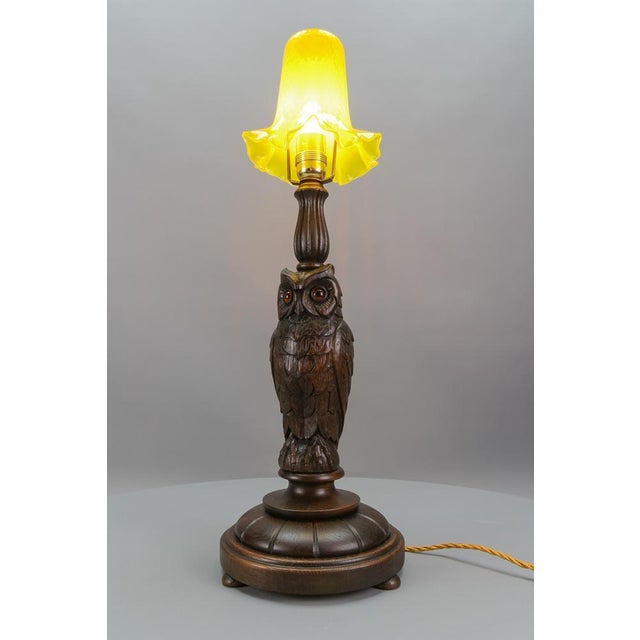 Art Deco Table Lamp with Owl Sculpture and Yellow Glass Lampshade, 1920s For Sale - Image 3 of 18