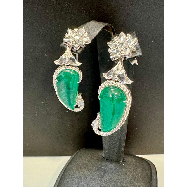 Gemstone 20 Ct Fine Emerald Cabochon & 4 Ct Rose Cut Diamond 18 Kt White Gold Earrings For Sale - Image 7 of 8
