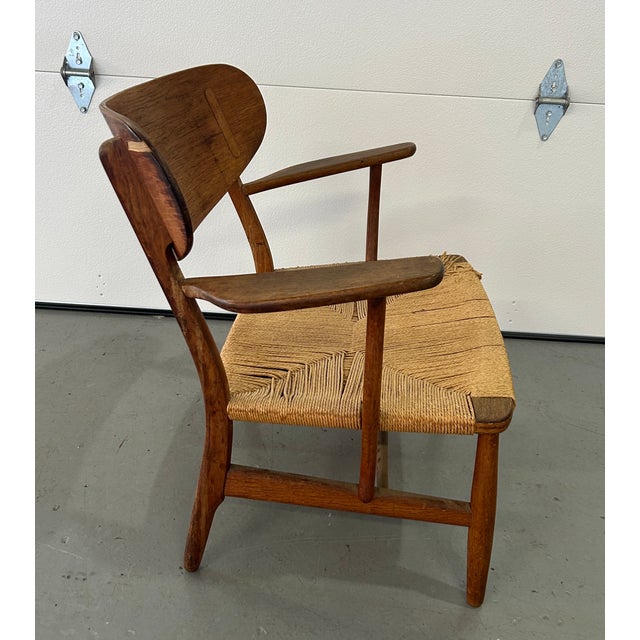 Mid-Century Modern 1950s Pair of Ch22 Lounge Chairs Attributed to Hans Wegner For Sale - Image 3 of 12