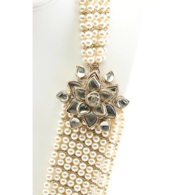 2010s 2012 Chanel Necklace Métiers d'Art Paris Gripoix Bombay Pearls Goossens Camellia Multistrand Floral For Sale - Image 5 of 11