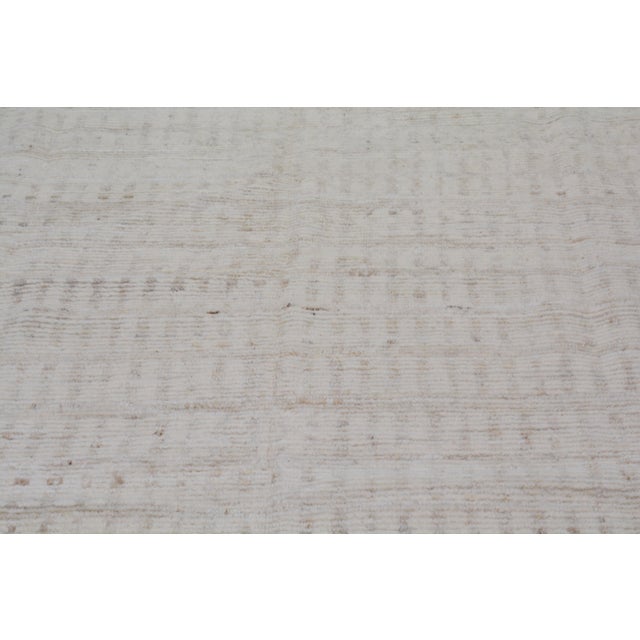 Moroccan Hand Knotted Wool Rug, 9'5"x12' For Sale In New York - Image 6 of 6