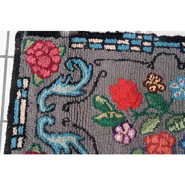 1900s Handmade Antique American Hooked Rug 1.6' X 3' For Sale - Image 4 of 9