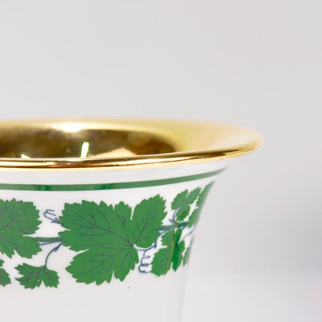 Pair of Vintage Meissen Porcelain Ivy or Grapeleaf Pattern Trumpet Flower Vases For Sale - Image 9 of 12